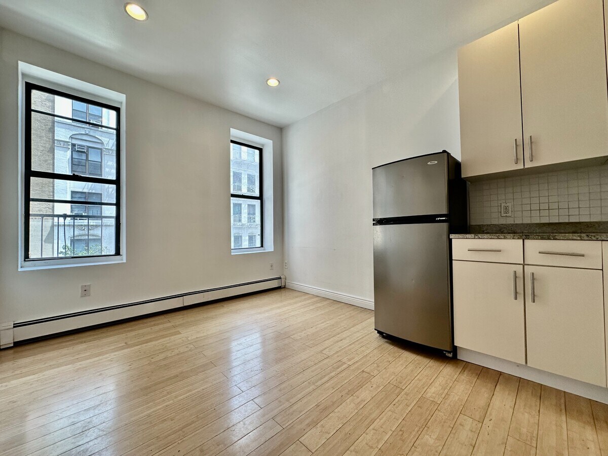 Photo - 344 W 52nd St Apartment Unit 3F