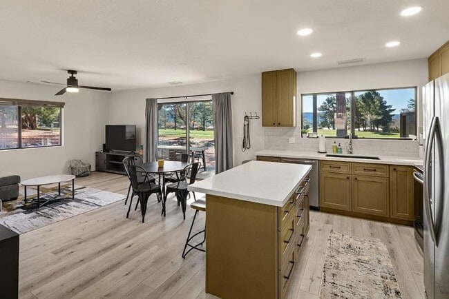 Building Photo - S-1073 Unit # 1