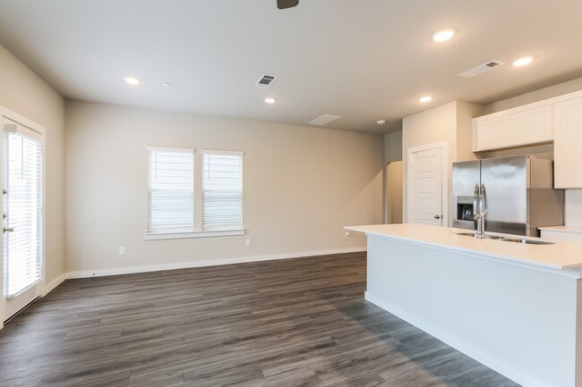 Photo - 18334 W Centro Cir