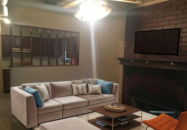 Photo - 2703 Jerome Ln