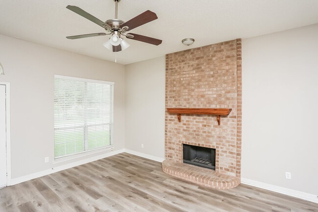 Photo - 4910 Green Hollow Dr
