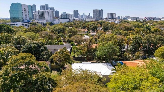 Photo - 250 NE 48th St