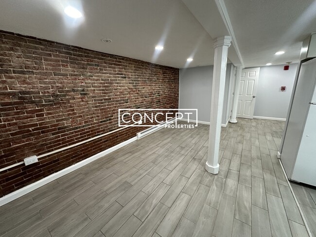 Photo - 31 Chelsea St Unit B