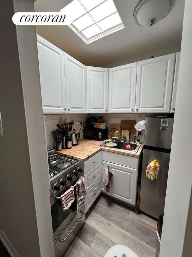 Photo - 430 E 77th St