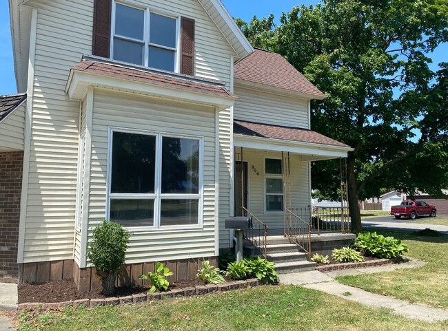 Building Photo - 304 S Beck St