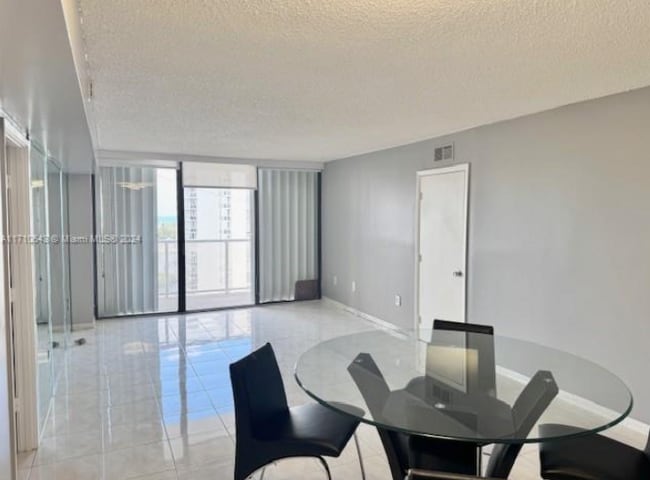 Building Photo - 3731 N Country Club Dr Unit 1522 Rental