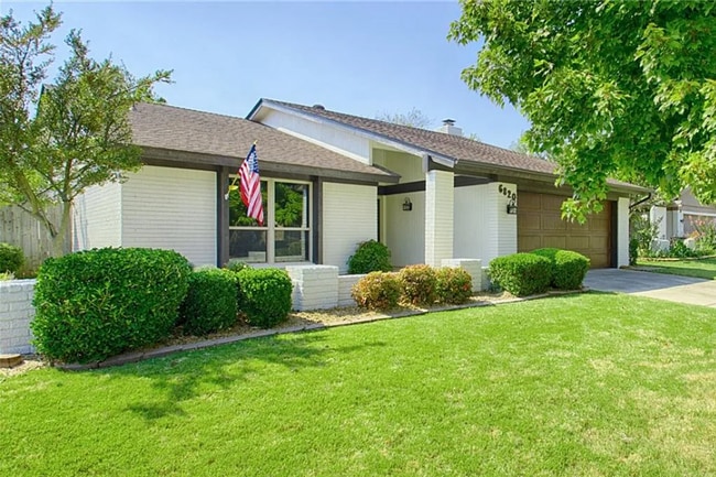 Building Photo - Beautifully Renovated 3BD/2BTH Home with Open Kitchen, Fireplace & Storm Shelter