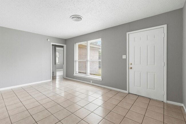 Photo - 344 Pennington Dr