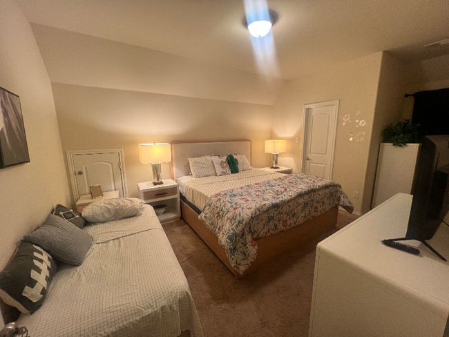 Building Photo - 1415 Field Dr