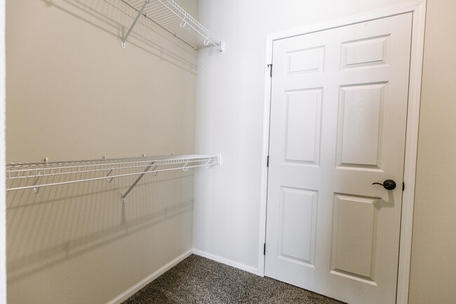 Photo - Lakewood Crossing Apartments