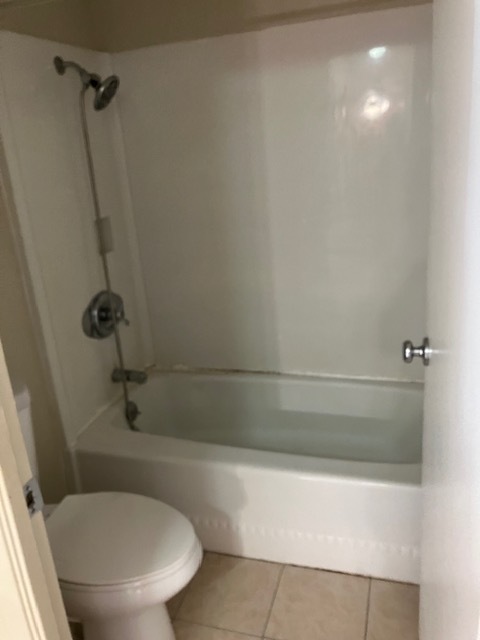 Tub-shower area - 98-500 Koauka Loop Condo Unit 14K