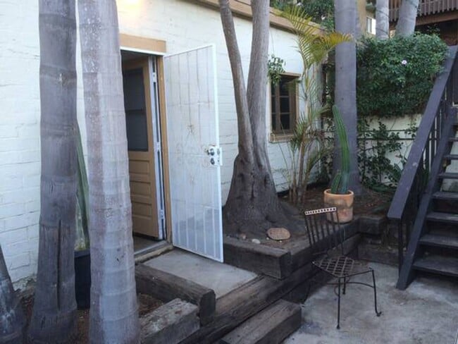 Building Photo - Cozy Studio/Small One-Bedroom Encinitas, CA