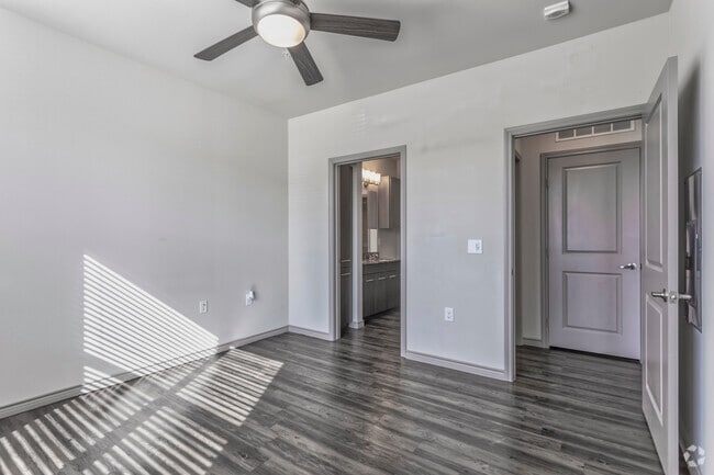 1BR, 1BA - 868 SF A5 - Bedroom