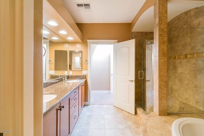 Photo - 2608 E Turney Ave