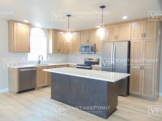 Photo - 2587 Farmington Wy