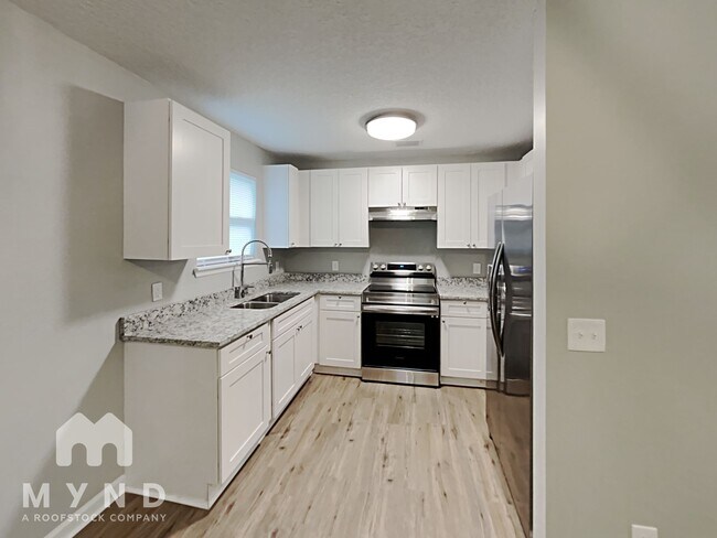 Photo - 3055 Dignan St