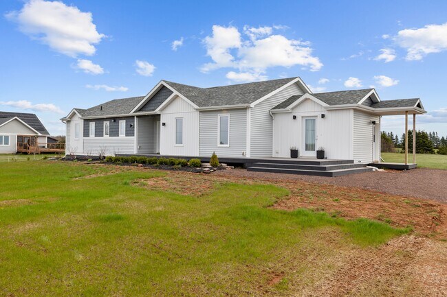 Building Photo - 425 Kelvin Rd