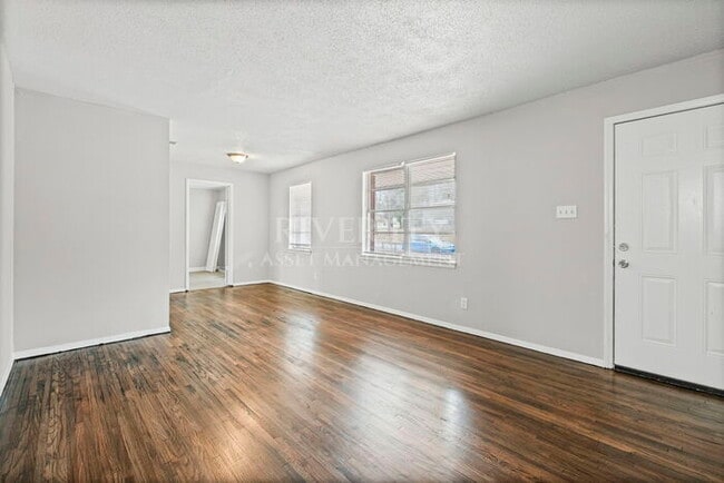 Photo - SECTION 8 WELCOMED!!!!!! NEWLY RENOVATED HOME IN FRAYSER!