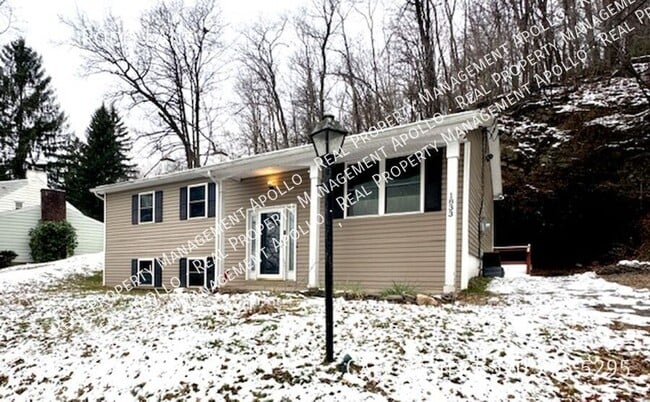 Building Photo - 1833 Poco Ln