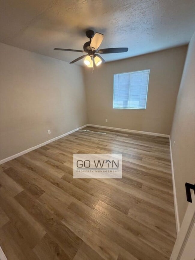 Photo - Roeser Tri-Plex Unidad 2