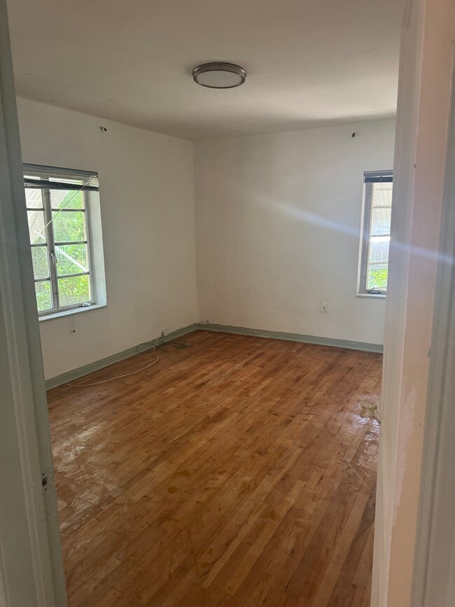 Photo - 12110 NE 11th Pl