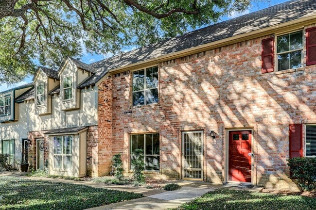 Photo - 14715 Barryknoll Ln Unit 142