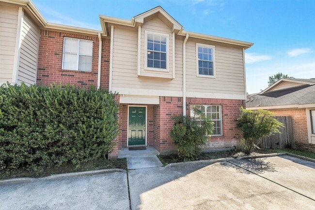 Building Photo - 10007 Emerald Creek Dr Unit D