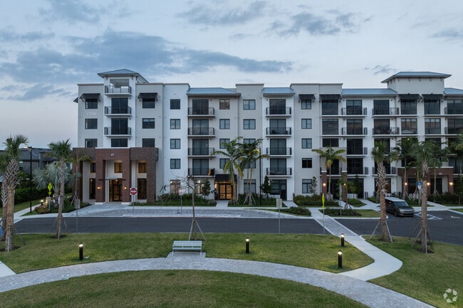 8300 Cleary Blvd Plantation, FL 33324 - Shalimar Plantation East