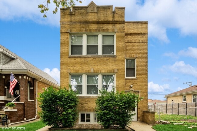 Photo - 5442 N Ludlam Ave Condo