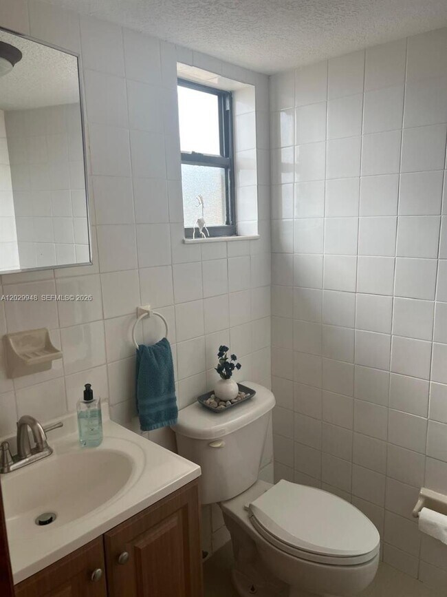 Photo - 240 W 68th St Unit 202