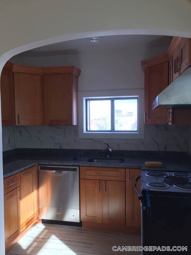 33 Jefferson St Unit 3