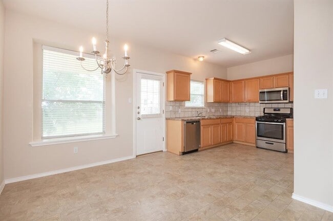 Photo - 516 Sweet Leaf Ln
