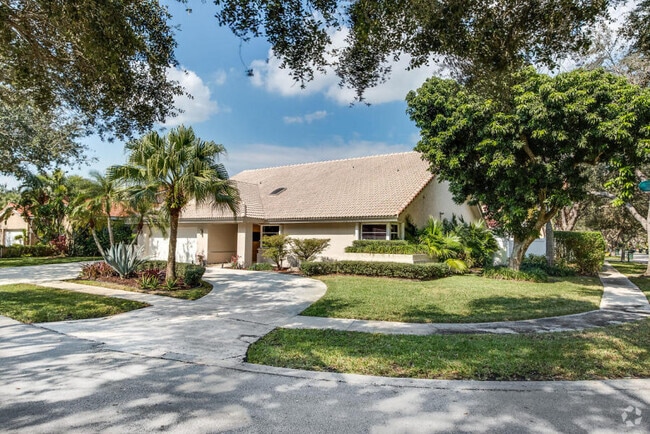 Corner Lot - 2535 NW 41st St Rental