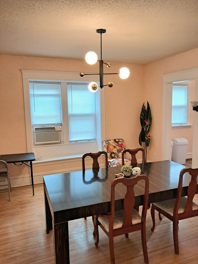 Photo - 2022 Oakland Ave Unit Siyeh Sage Flat