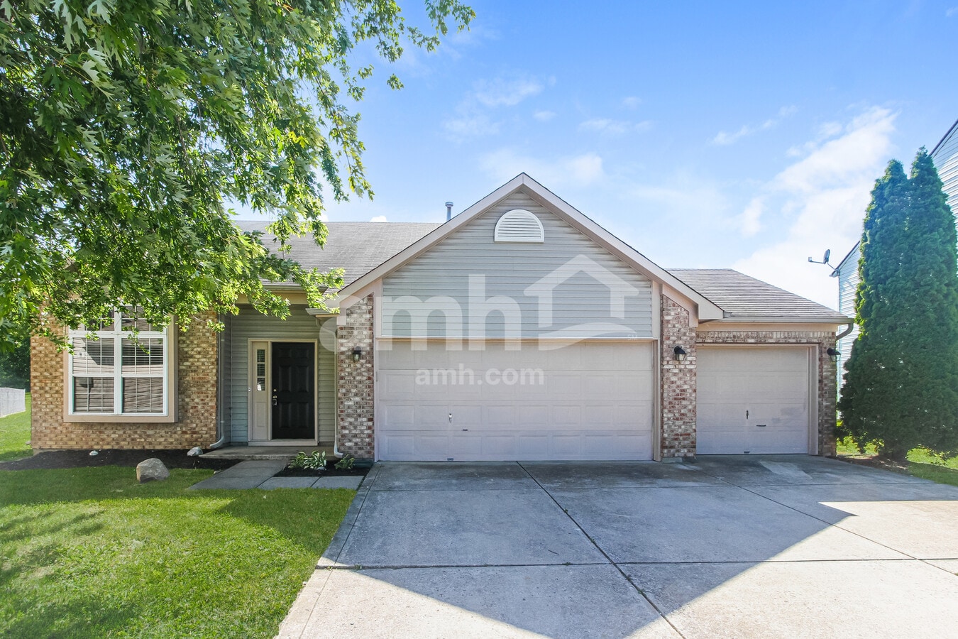 Photo - 554 Springtree Lane