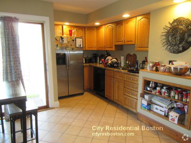 Building Photo - 728 E 5th St Unit 1 Rental