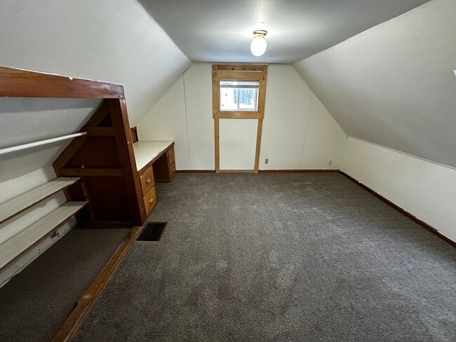 Photo - 1402 8th St E