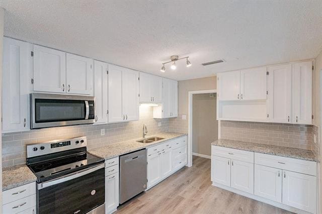 Photo - 2112 Cedarcrest Dr