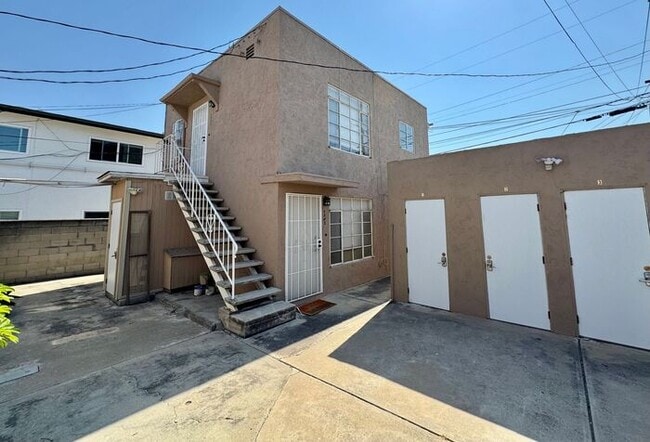 Building Photo - Welcome to our spacious 1-bedroom, 1-bathr... Rental