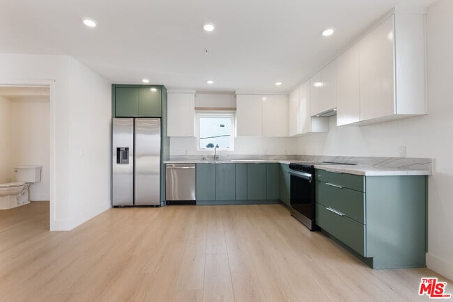 Photo - 8561 Belmont St Unidad 8