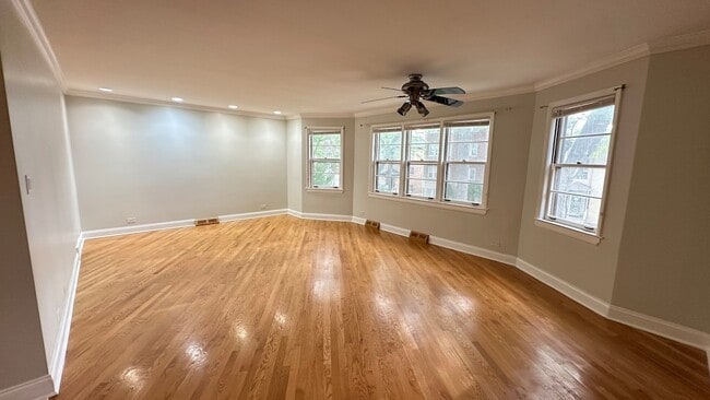 Photo - 5717 N St Louis Ave Unit 2