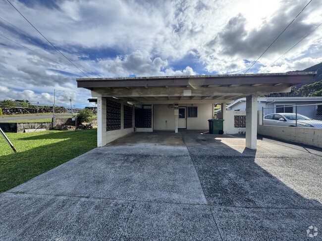 Building Photo - 683-683 Keneke St Rental