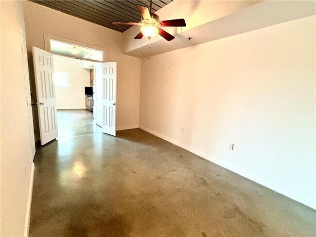 620 Glen Iris Dr NE Unidad 416