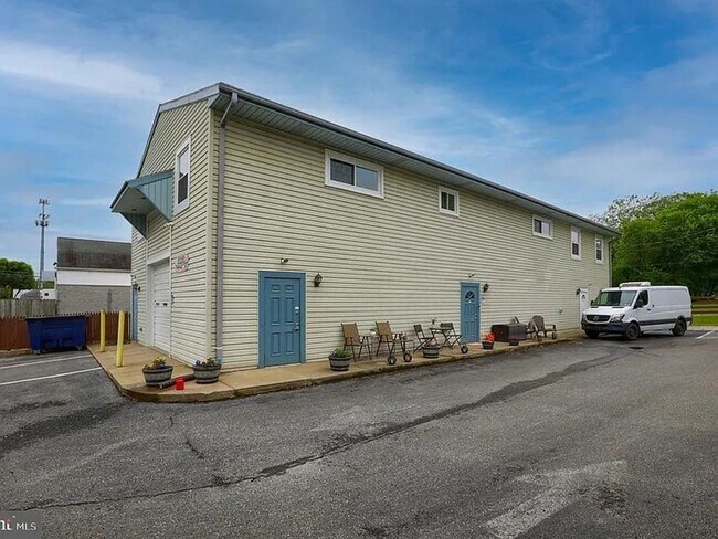 1500 Wilson Ave Unit 1st Floor
