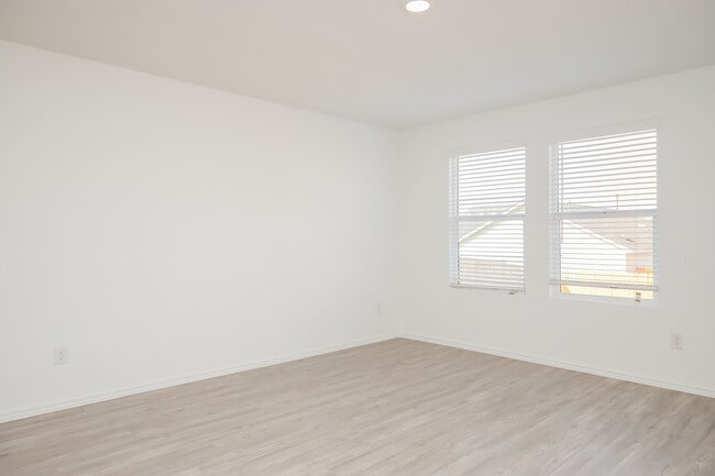 Photo - 2831 Millikan Dr