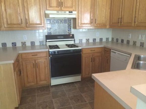 Photo - 504 Strata Dr