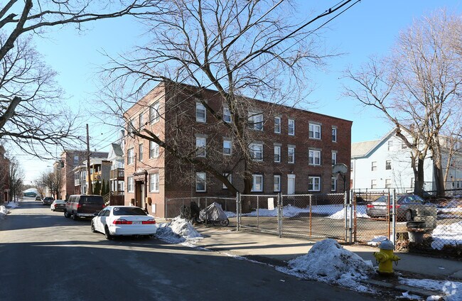 Photo - 32 Perkins St Apartments