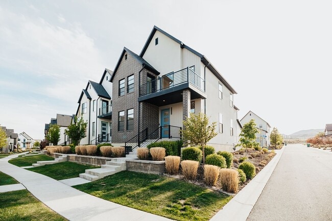 Photo - Stunning 4 Bedroom Home in Lehi with Great Amenities!