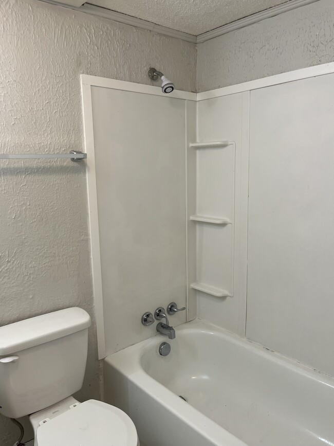 Bathroom - 2116 Crosley St House