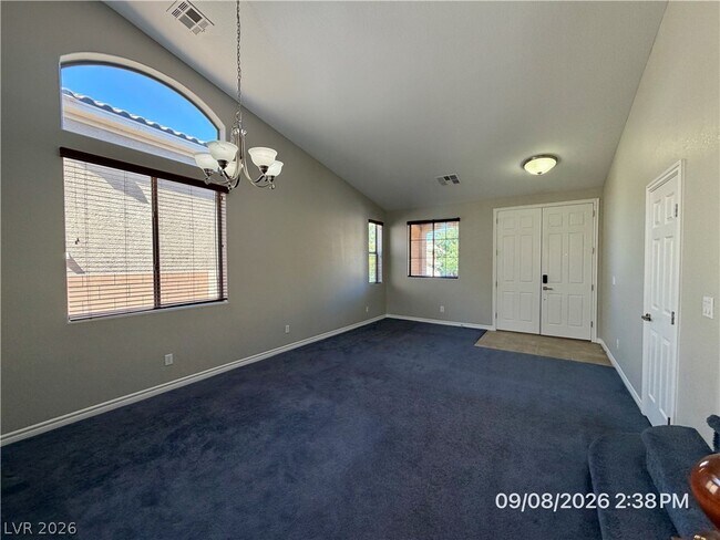Photo - 2721 Auchmull St